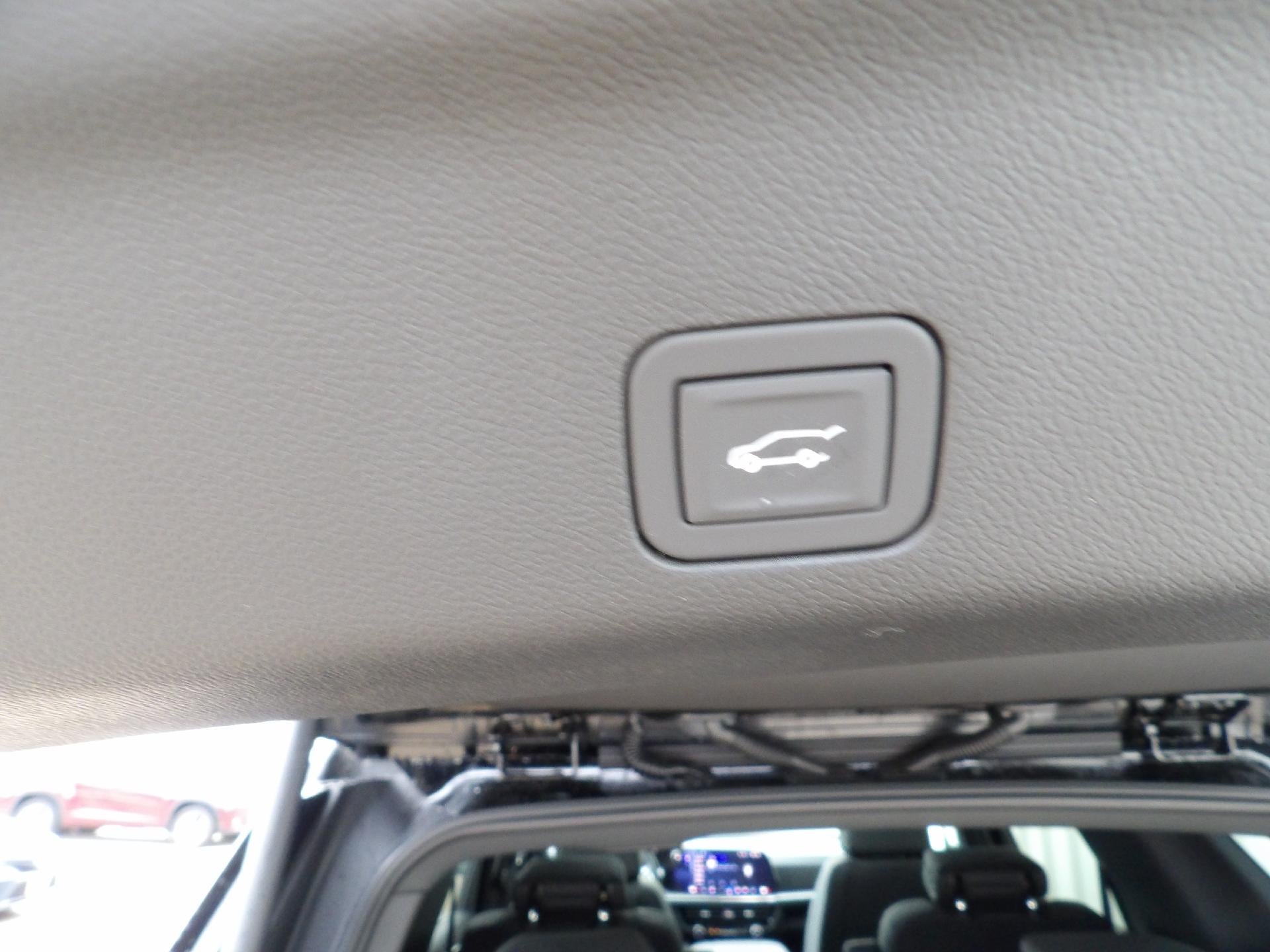 2026 Chevrolet Tahoe Z71 - Photo 10