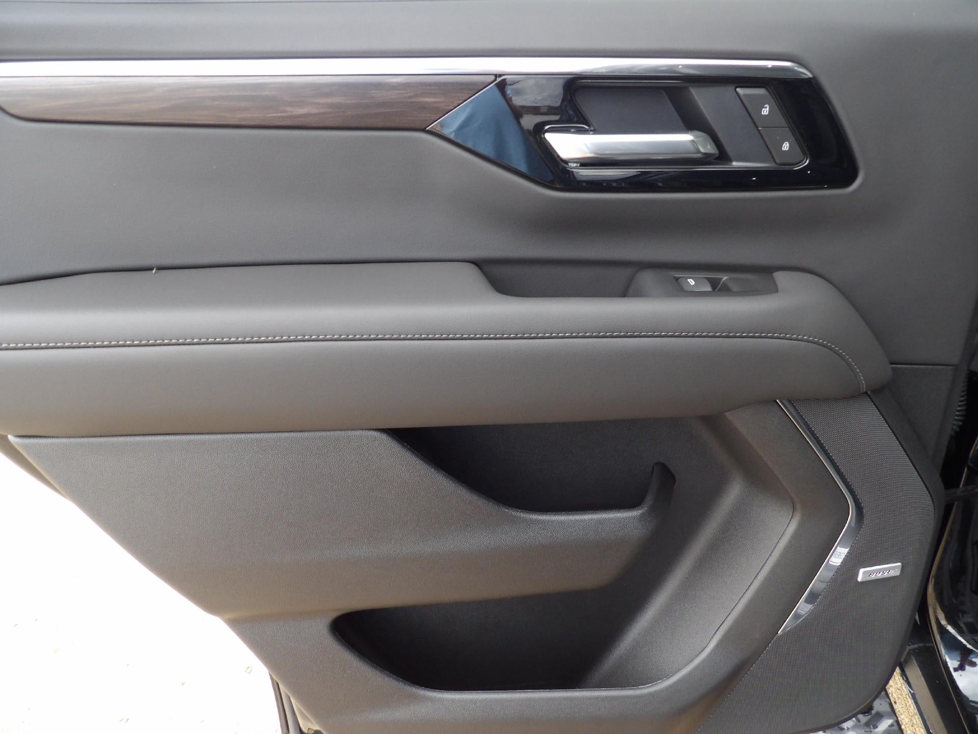 2026 Chevrolet Tahoe Z71 - Photo 14