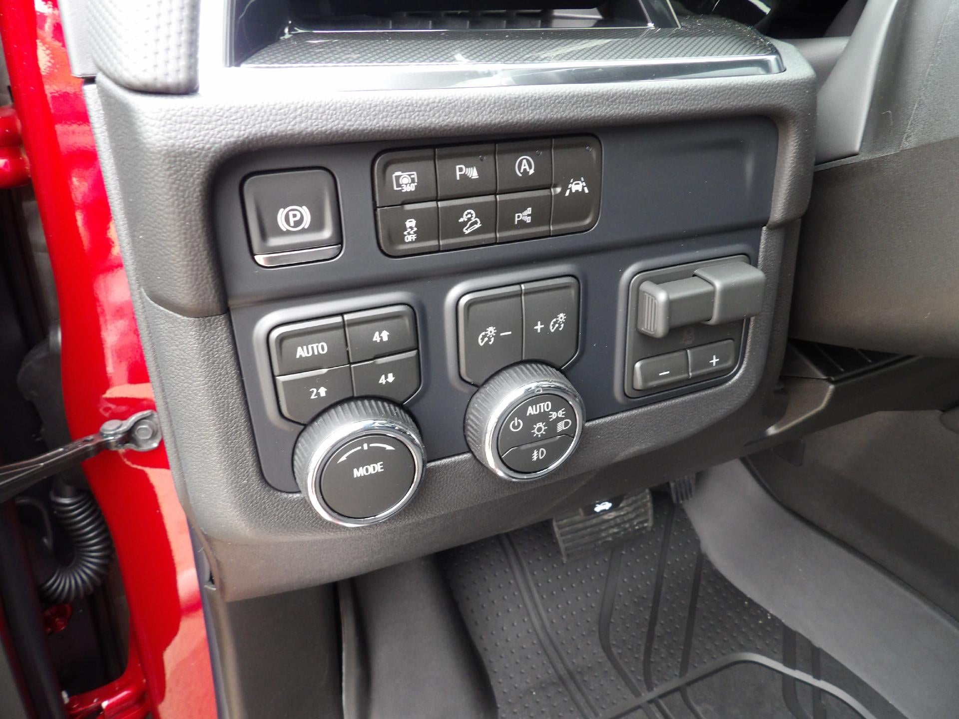 2026 Chevrolet Tahoe RST - Photo 16
