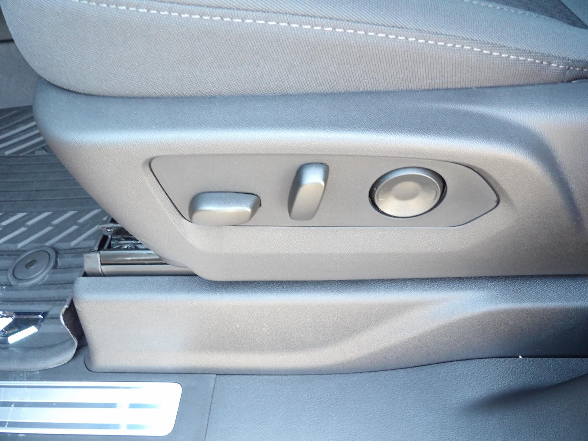 2026 Chevrolet Silverado 1500 LT - Photo 15