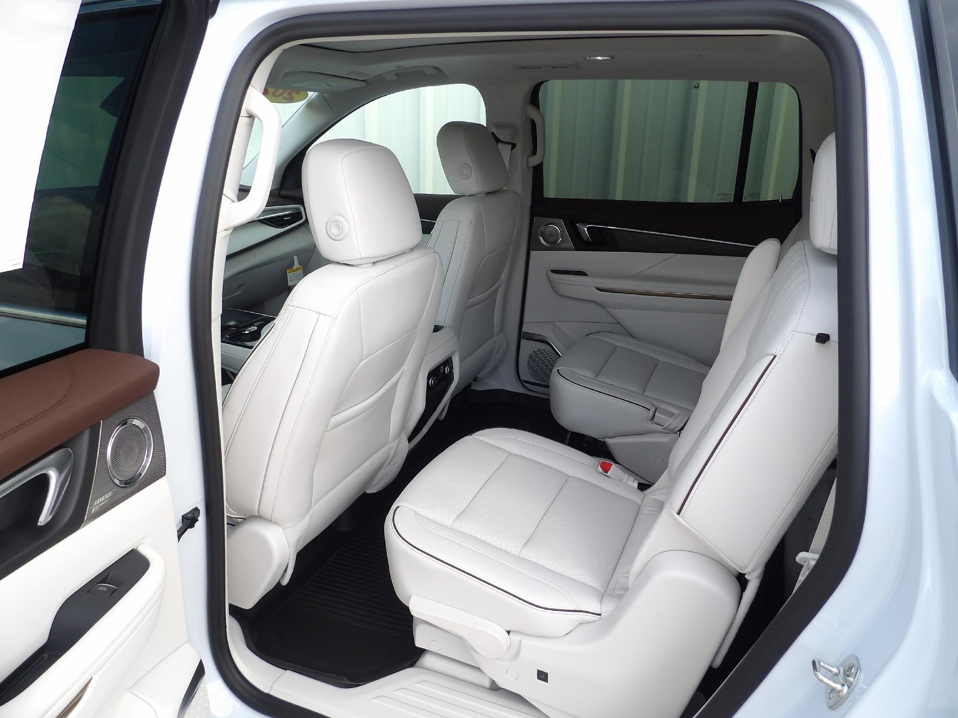2026 Buick Enclave Avenir - Photo 11